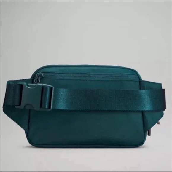 Lululemon XL Deep Teal Belt Bag - Picture 2 of 3